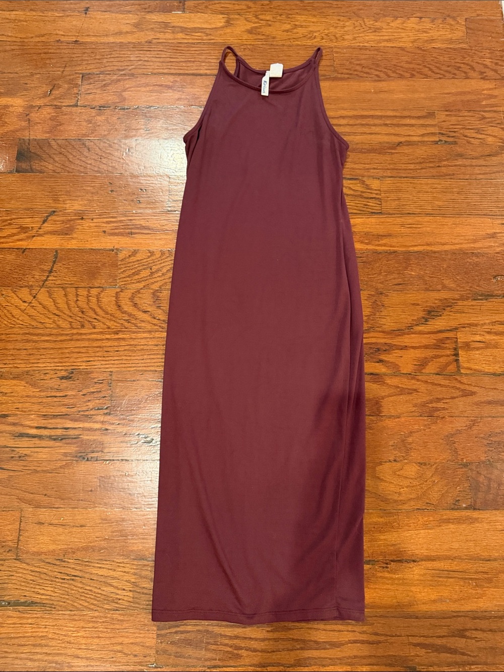Sleeveless Midi Dress in Burgundy — Minimal High-Neck Silhouette